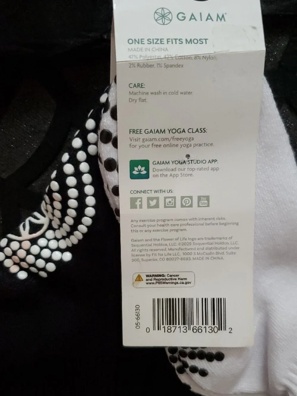 GAIAM Black & White Grippy Crew Socks - 2-Pack